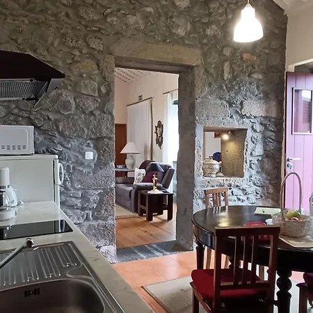 Ferienhaus Casa Da Fonte - Historisches Steinhaus Auf Den A By Interhome